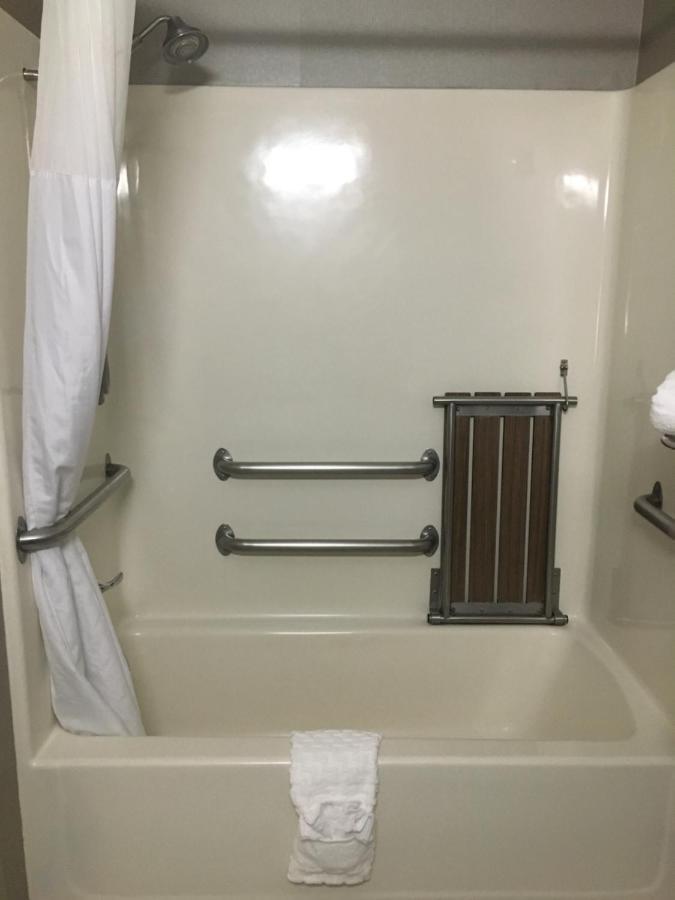 Best Western Wichita Northeast Luaran gambar
